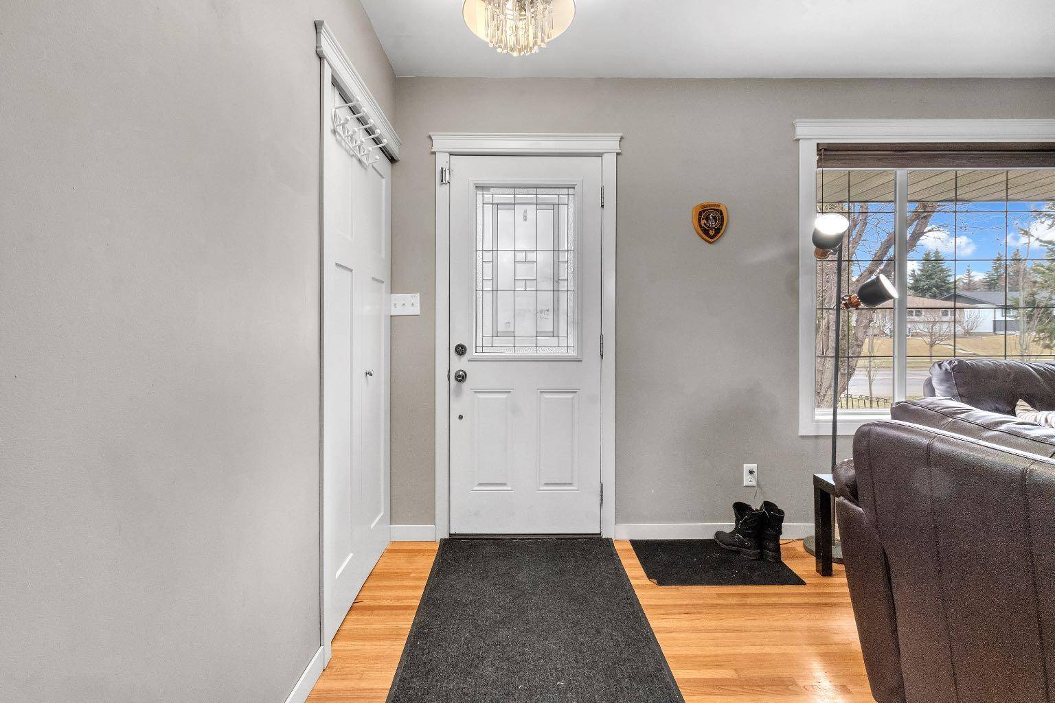 Calgary, AB T2J 0A7,284 Acadia DR Southeast
