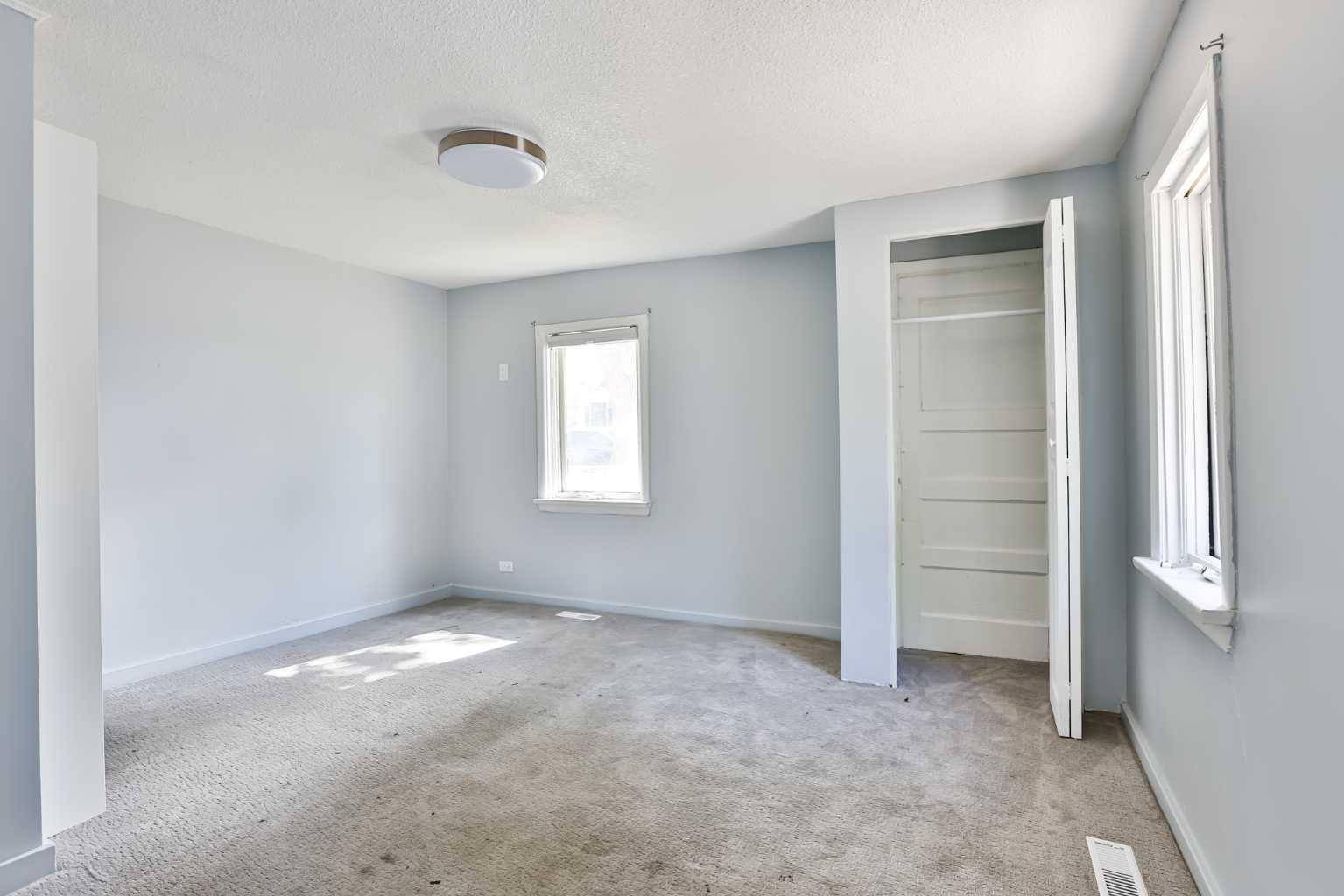 Lethbridge, AB T1H 1Y9,1030 7 ST N
