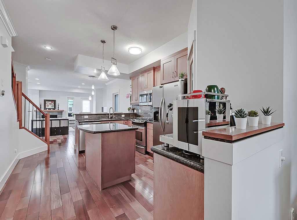 Calgary, AB T3C 1N1,1706 31 ST SW