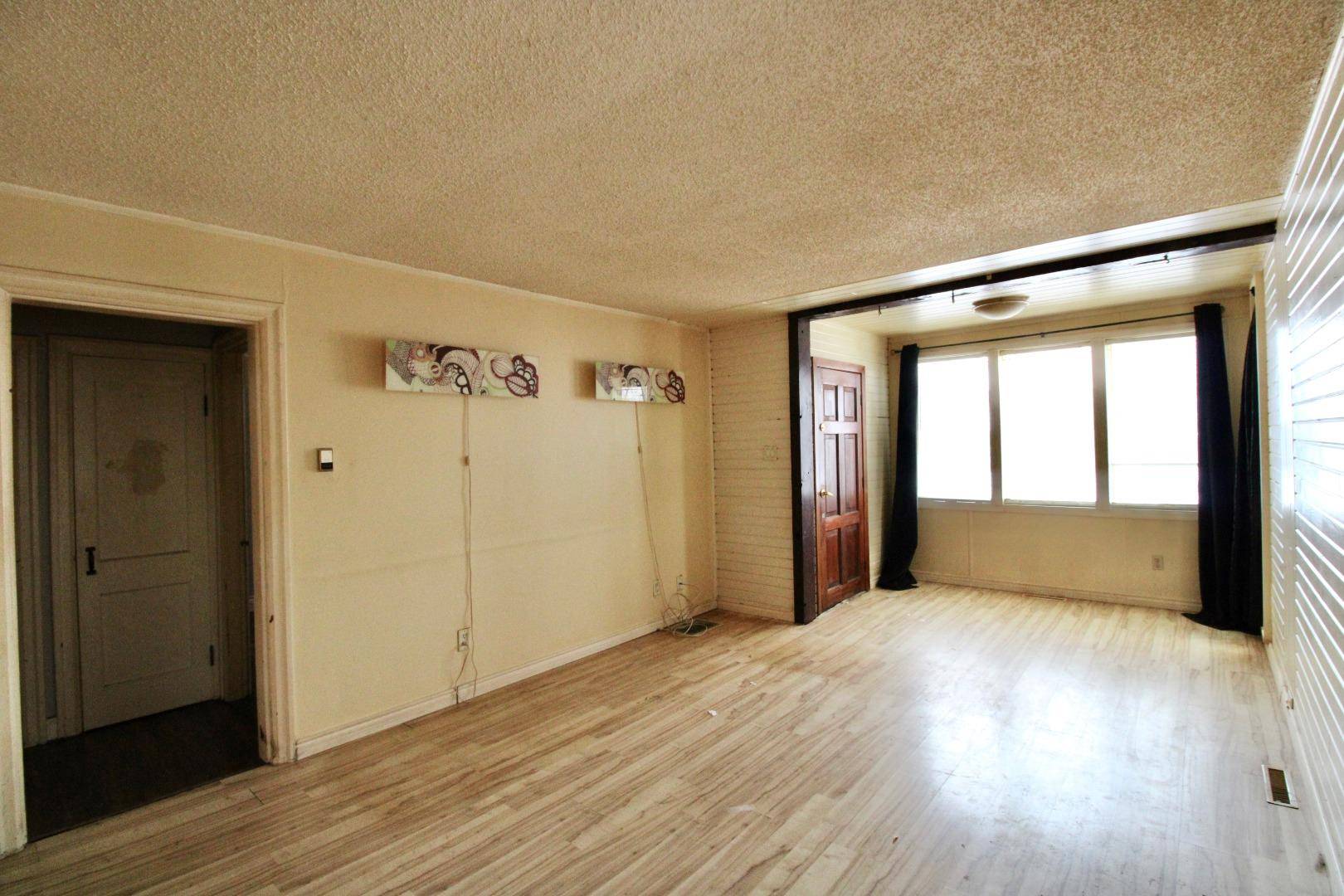 Grande Prairie, AB T8V 2T7,9509 102 ST