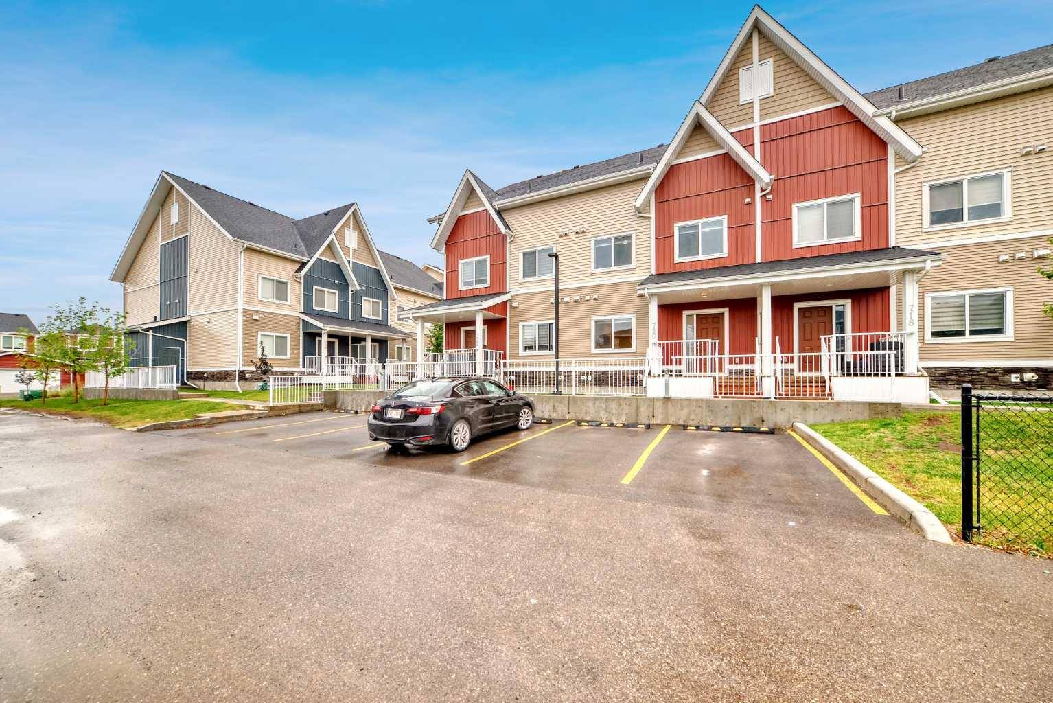 Calgary, AB T3N 1P7,32 Red Embers Parade NE #720