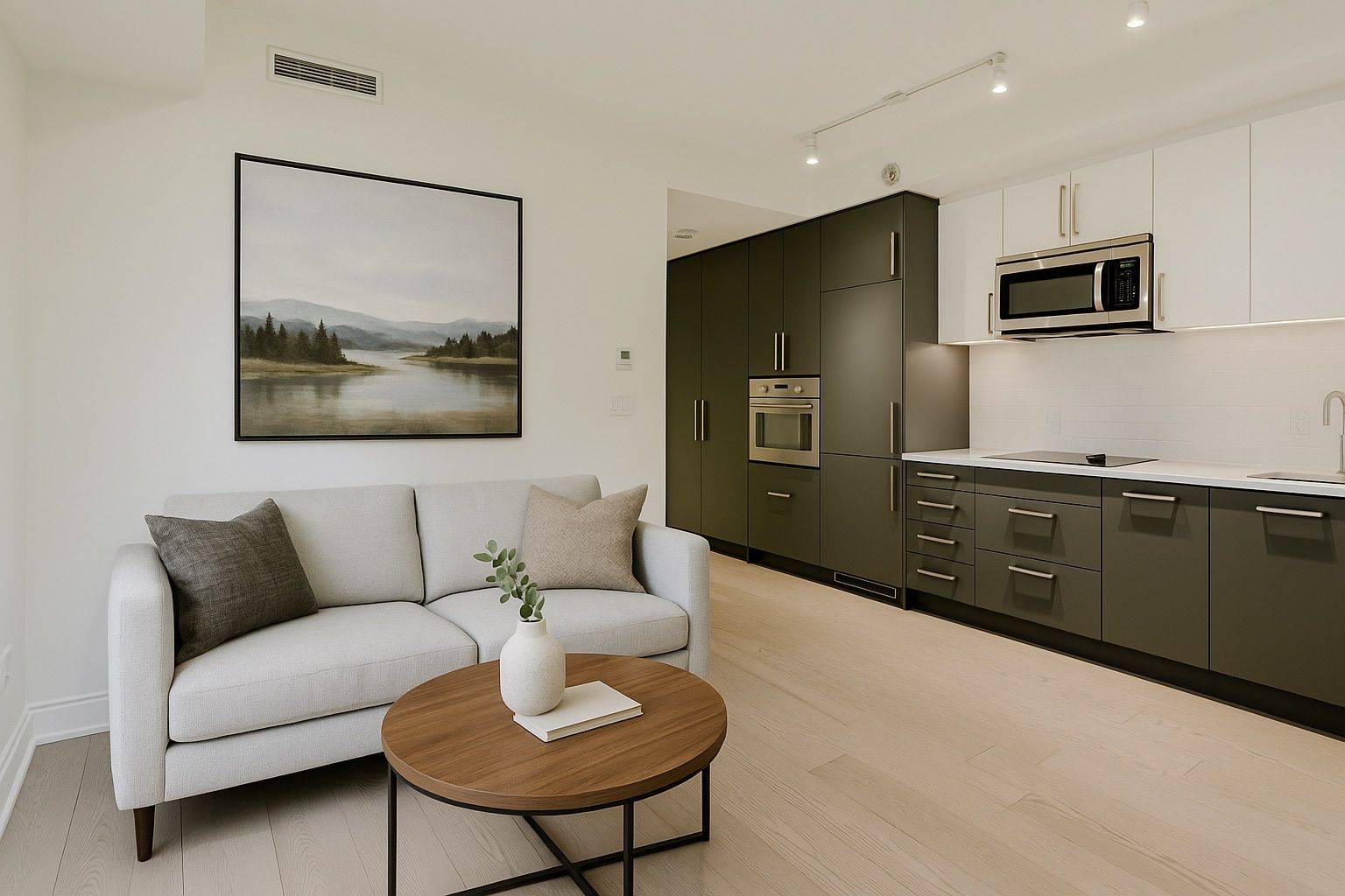 2 Clarendon AVE #117, Toronto C02, ON M4V 1H9