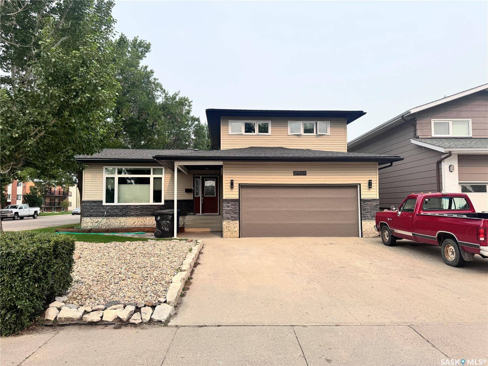 2701 Eastview, Saskatoon, SK S7J 2J9