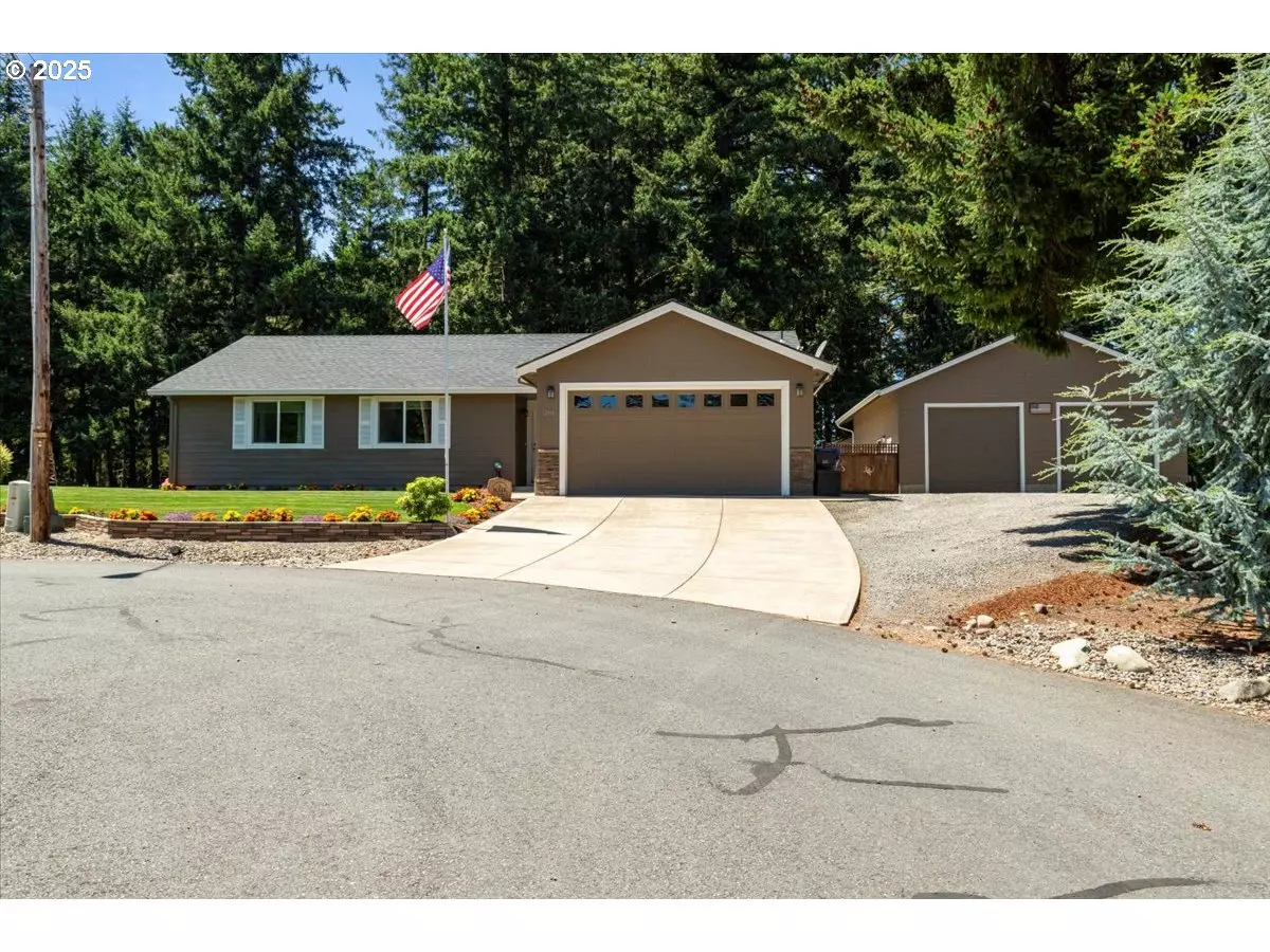 Lyons, OR 97358,201 IRONWOOD CT