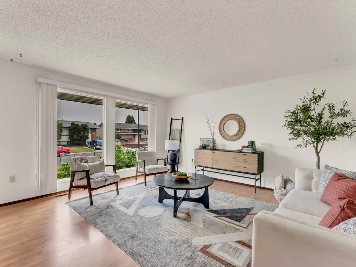 Medicine Hat, AB T1B 1N7,219 Ross Glen DR SE