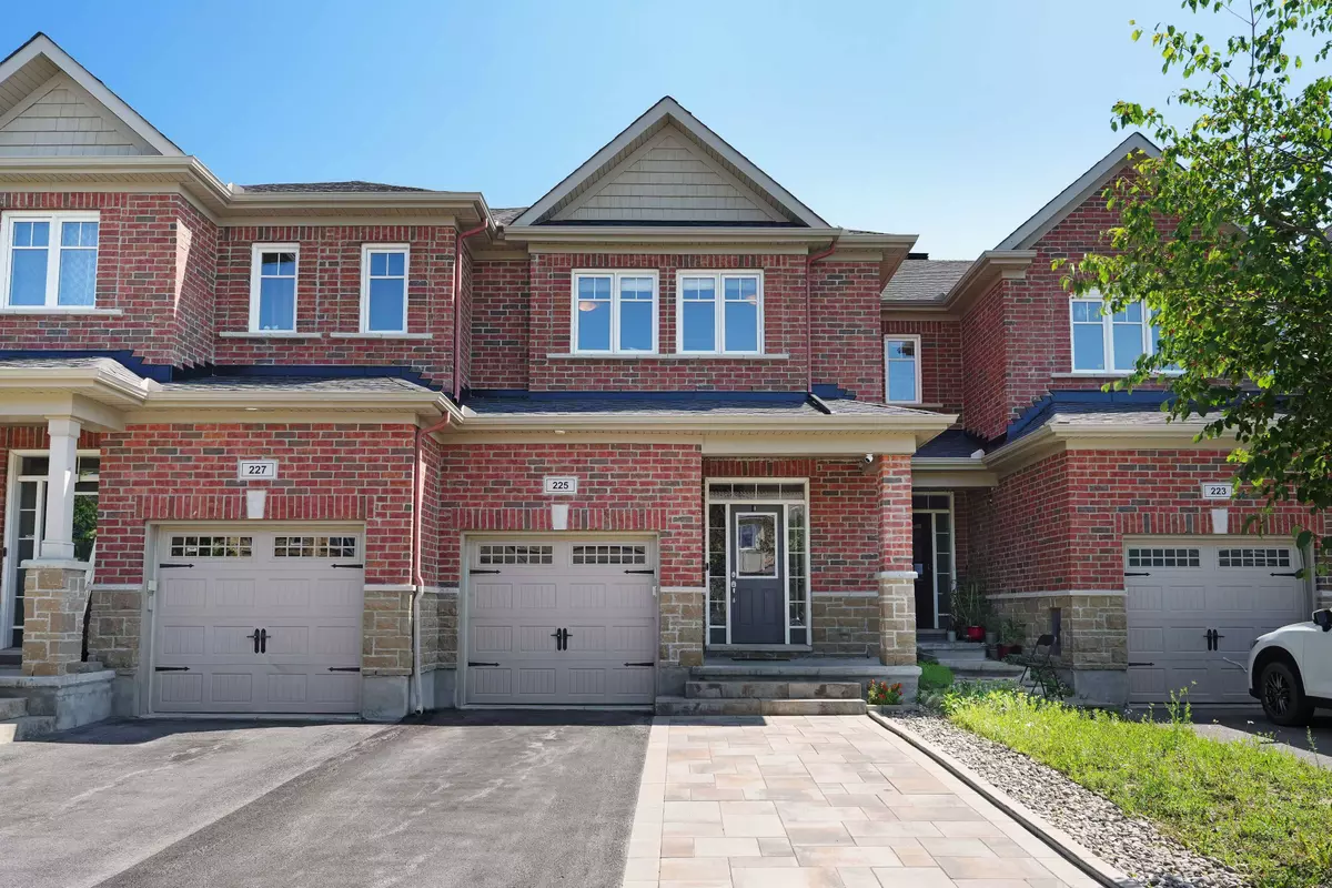 Kanata, ON K2V 0E4,225 Losino CRES