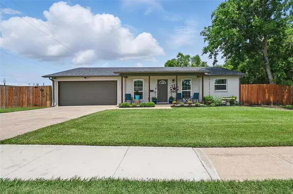 201 E Eller Avenue, Crowley, TX 76036