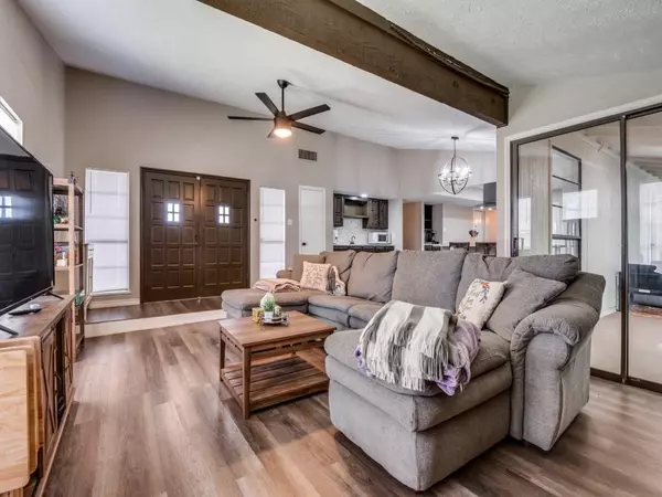 Dallas, TX 75249,7015 Cloverglen Drive