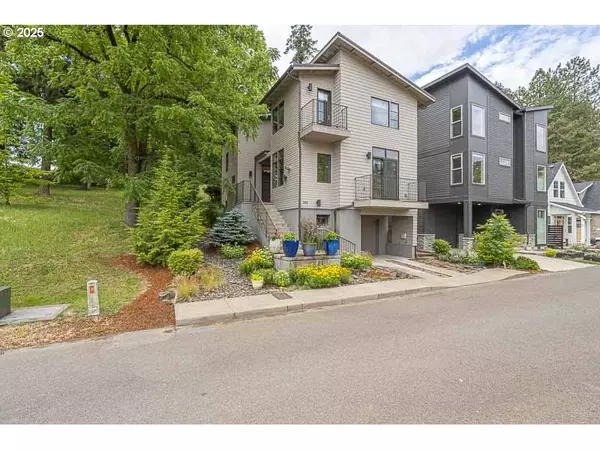 Salem, OR 97302,1892 COUSTEAU LOOP SE