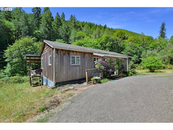 700 UPPER SMITH RIVER RD, Drain, OR 97435