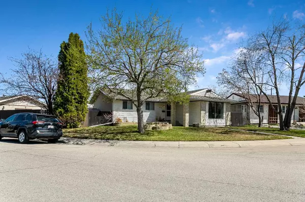 4971 Marcombe RD NE, Calgary, AB T2A 4J5