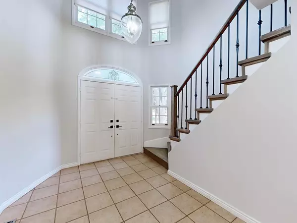 Whitby, ON L1R 1K1,35 Flint CRES