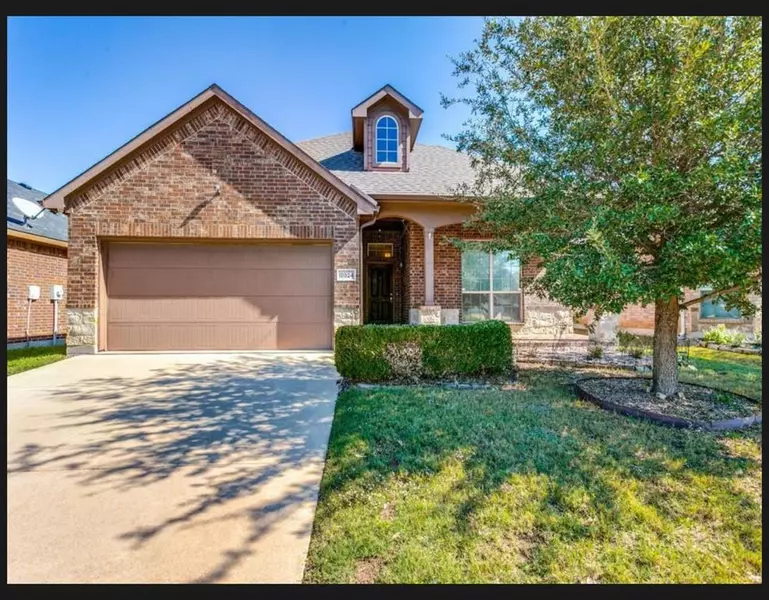 10924 Braemoor Drive, Fort Worth, TX 76052
