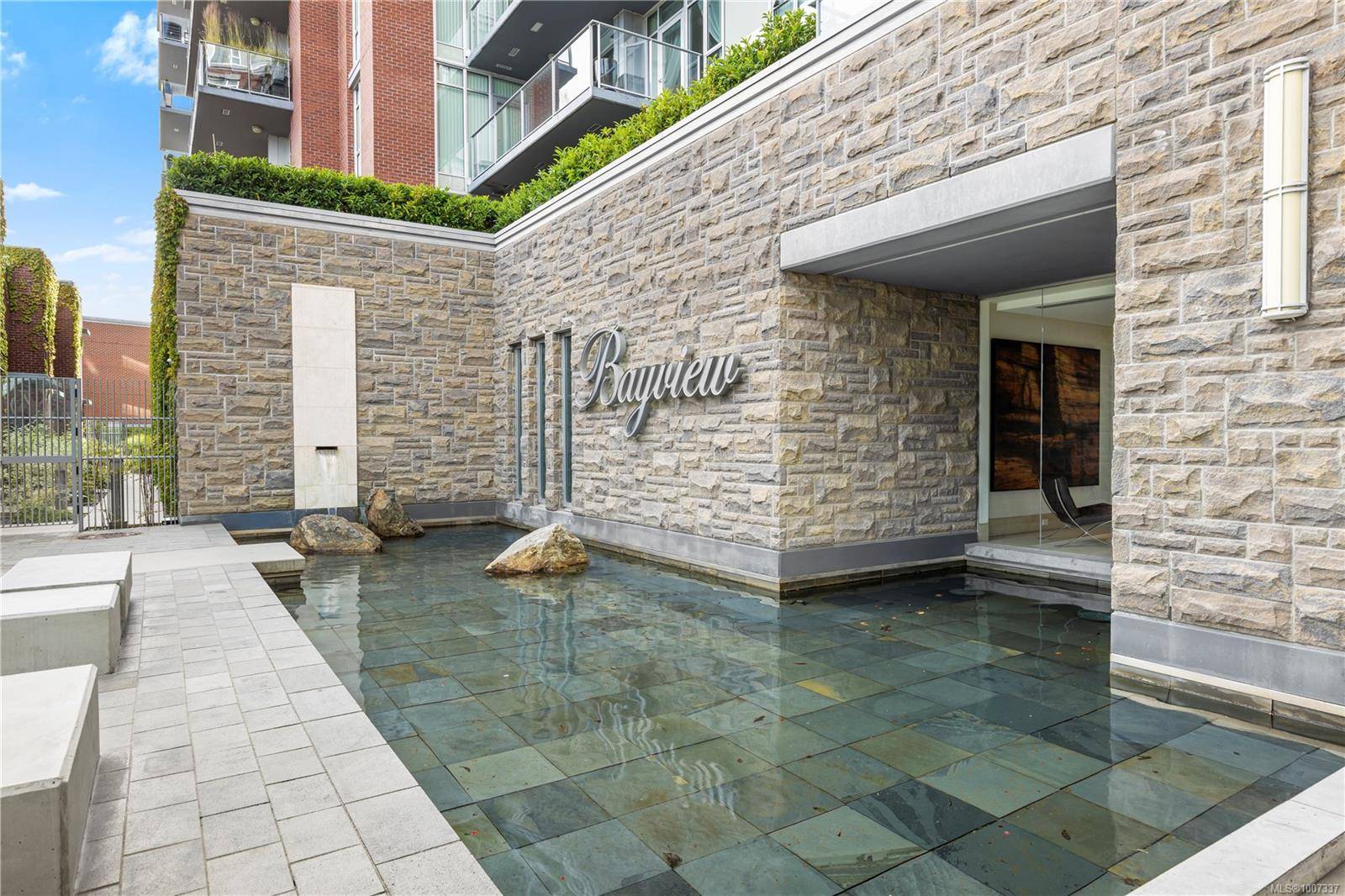 Victoria, BC V9A 0A1,100 Saghalie Rd #112