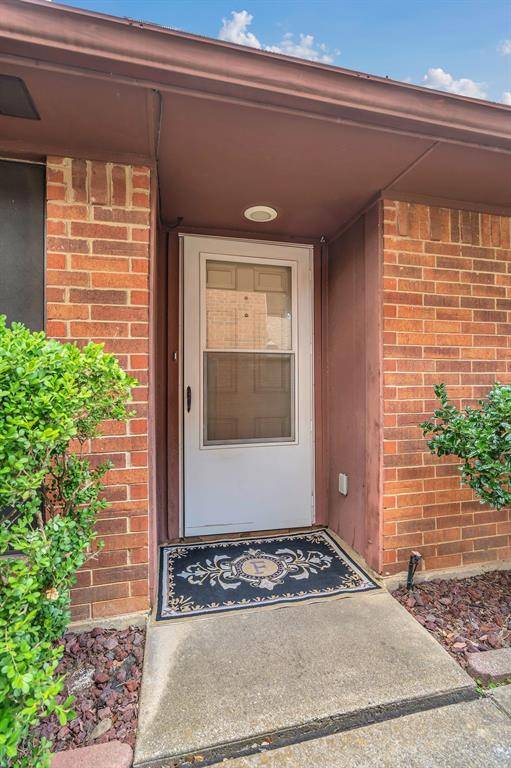 Lewisville, TX 75067,744 Red Oak Drive