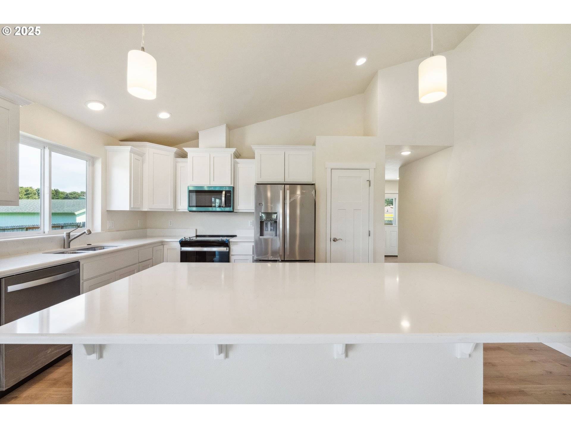 Bandon, OR 97411,655 11th ST SW
