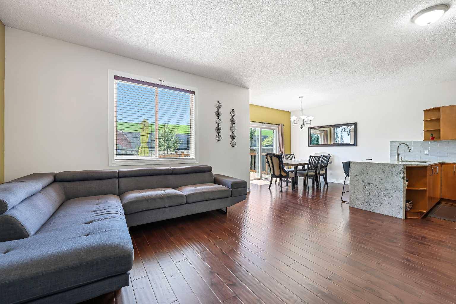 Calgary, AB T3R 1N1,288 Kincora DR NW