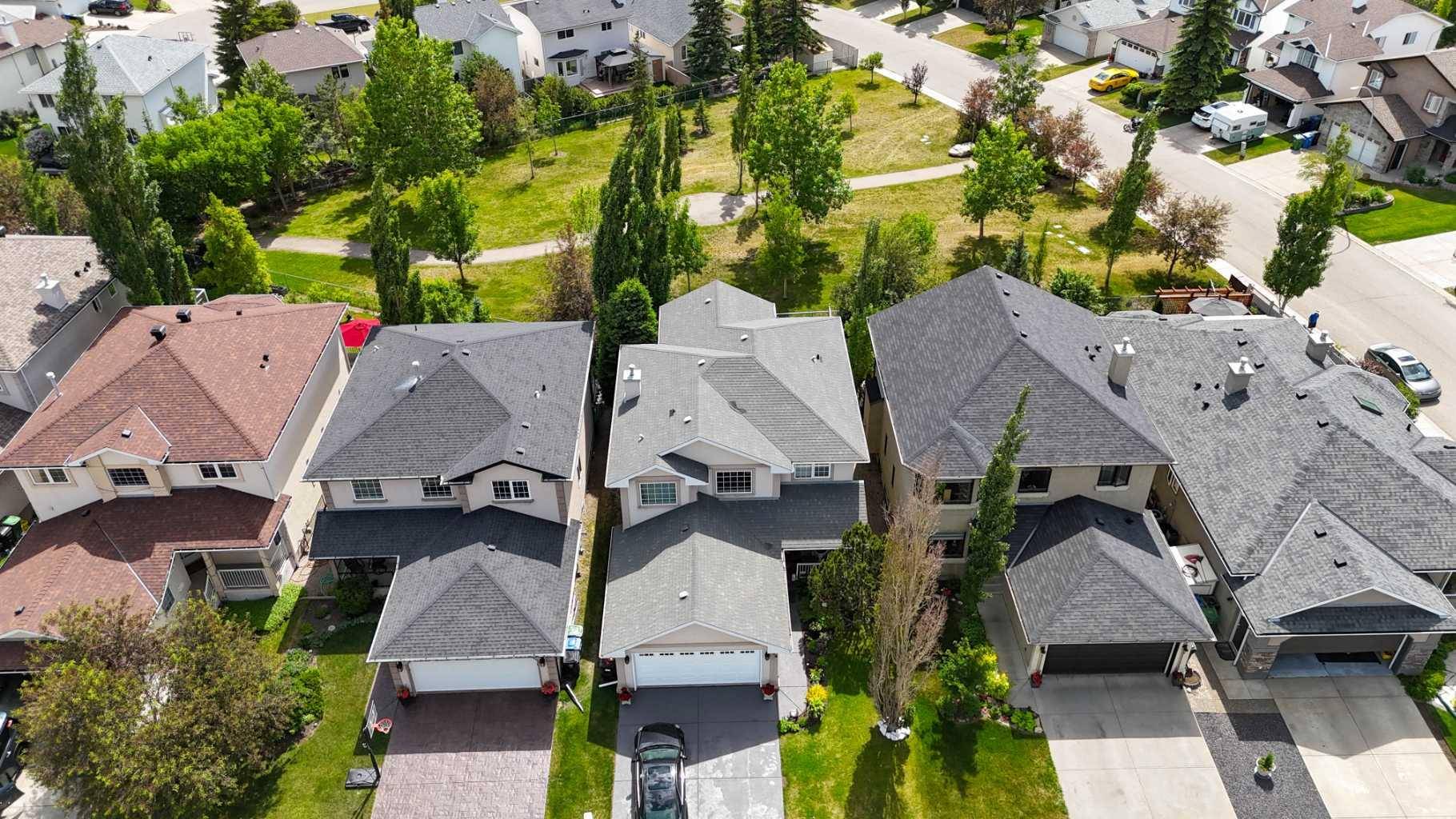 Calgary, AB T3L 1Z4,148 Scenic View Close NW