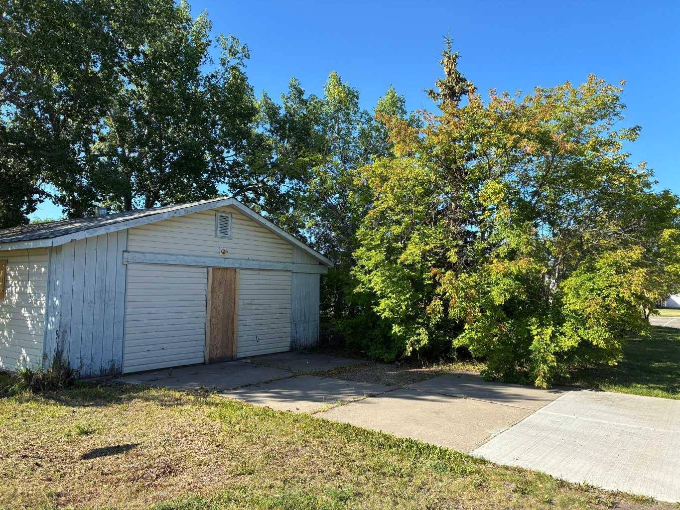 Grande Prairie, AB T8V 3Z5,7715 Patterson DR