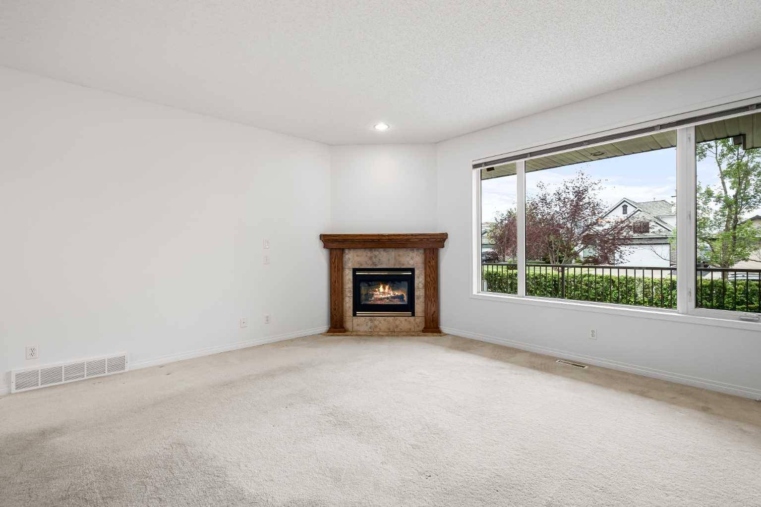 Calgary, AB T3G 4V7,61 Rocky Ridge GDNS NW