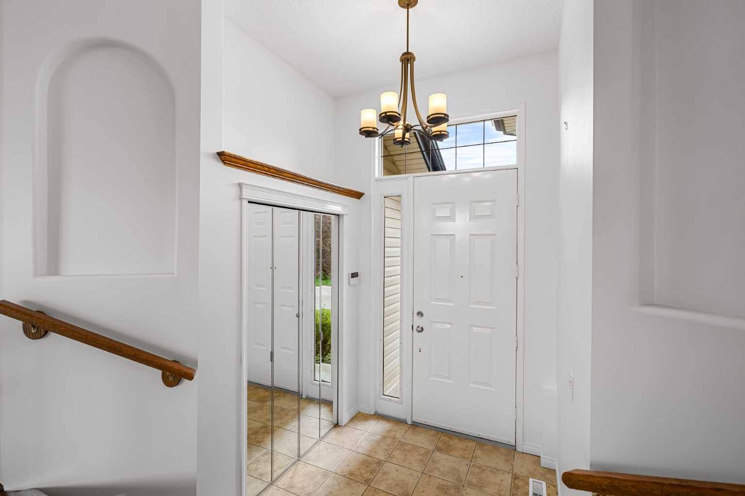 Calgary, AB T3G 4V7,61 Rocky Ridge GDNS Northwest