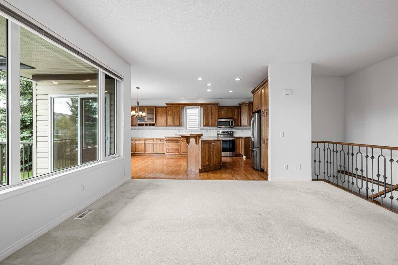 Calgary, AB T3G 4V7,61 Rocky Ridge GDNS Northwest