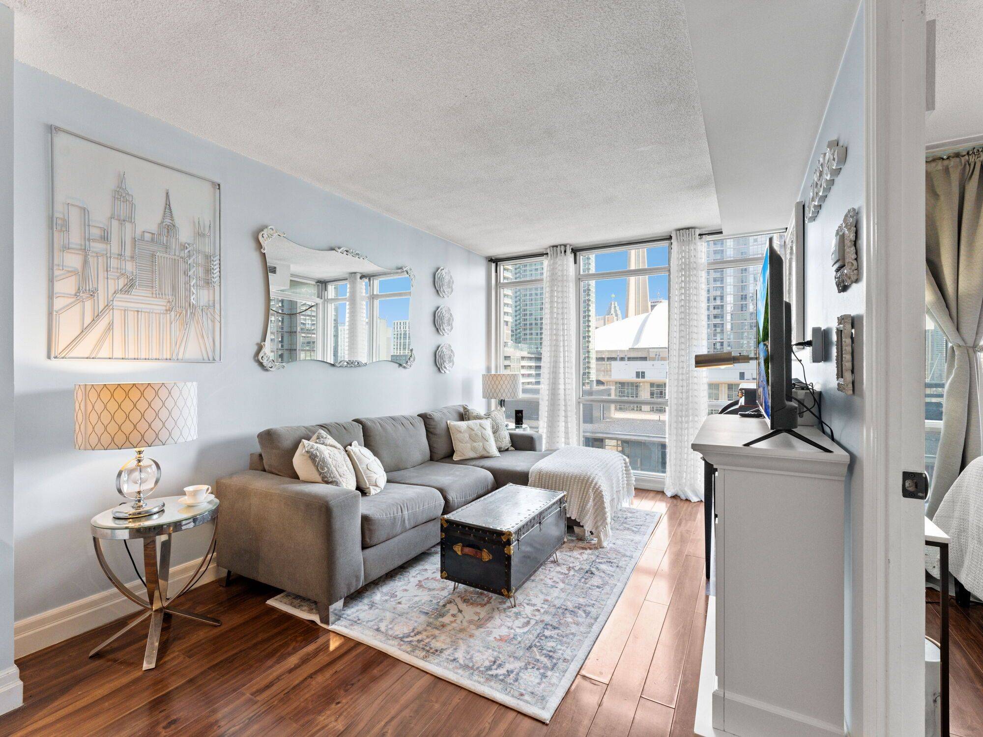 Toronto C01, ON M5V 3Y4,15 Fort York BLVD E #1208