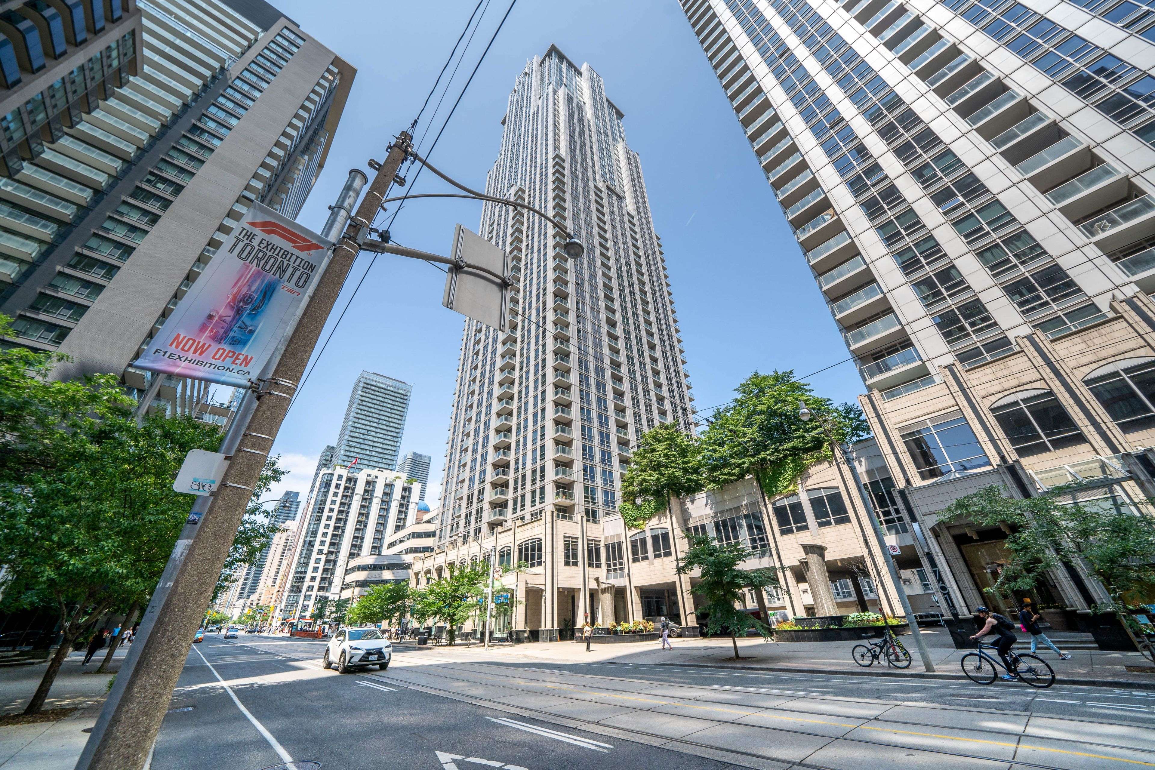 763 Bay ST #307, Toronto C01, ON M5G 2R3
