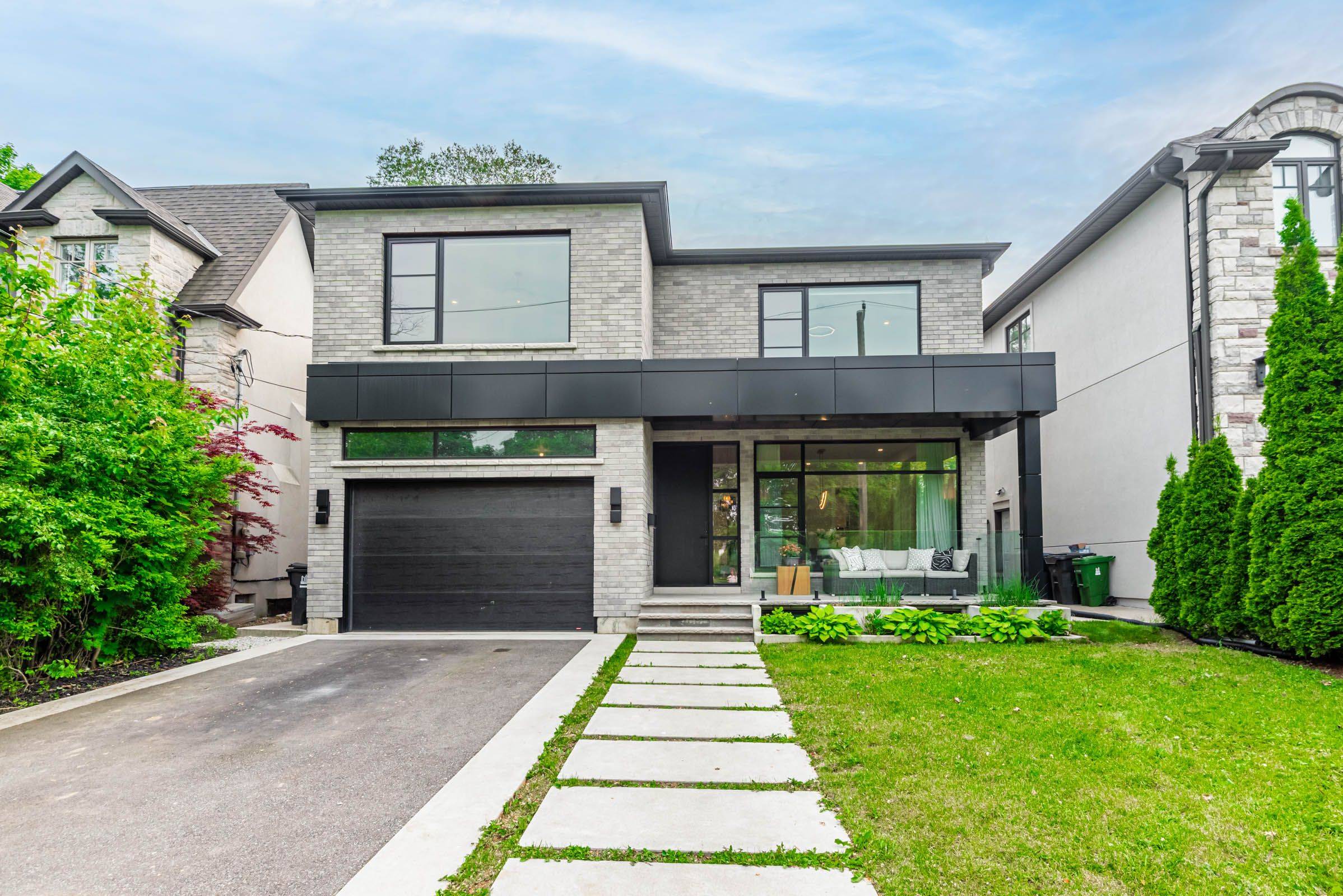 8 Manor Haven RD, Toronto C04, ON M6A 2H9
