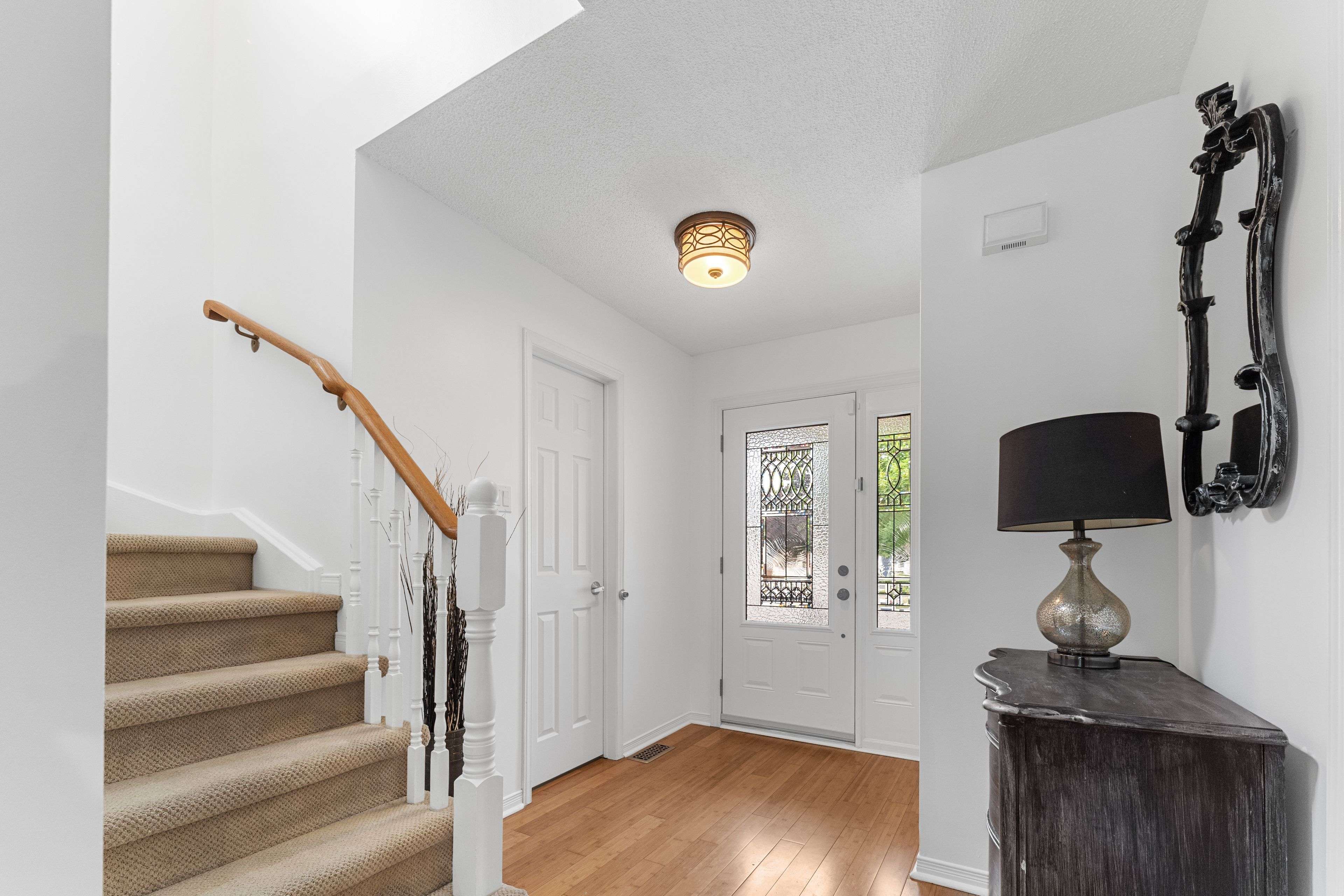 Whitby, ON L1N 8E2,7 Long DR