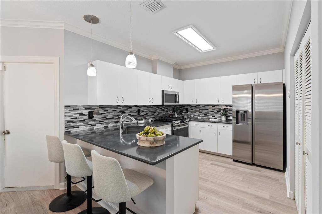 Fort Lauderdale, FL 33315,604 SW 8th Ave ##2