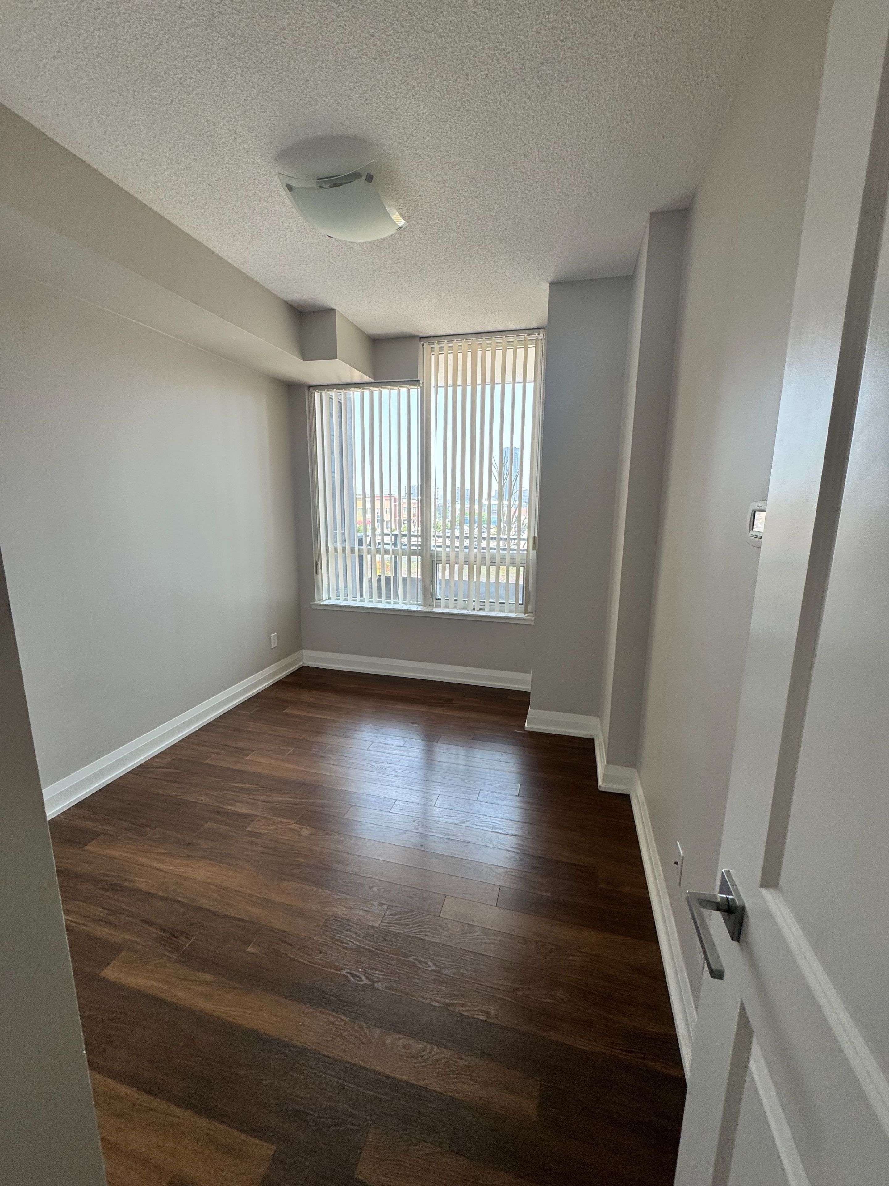 Vaughan, ON L4J 0H8,75 North Park RD #408