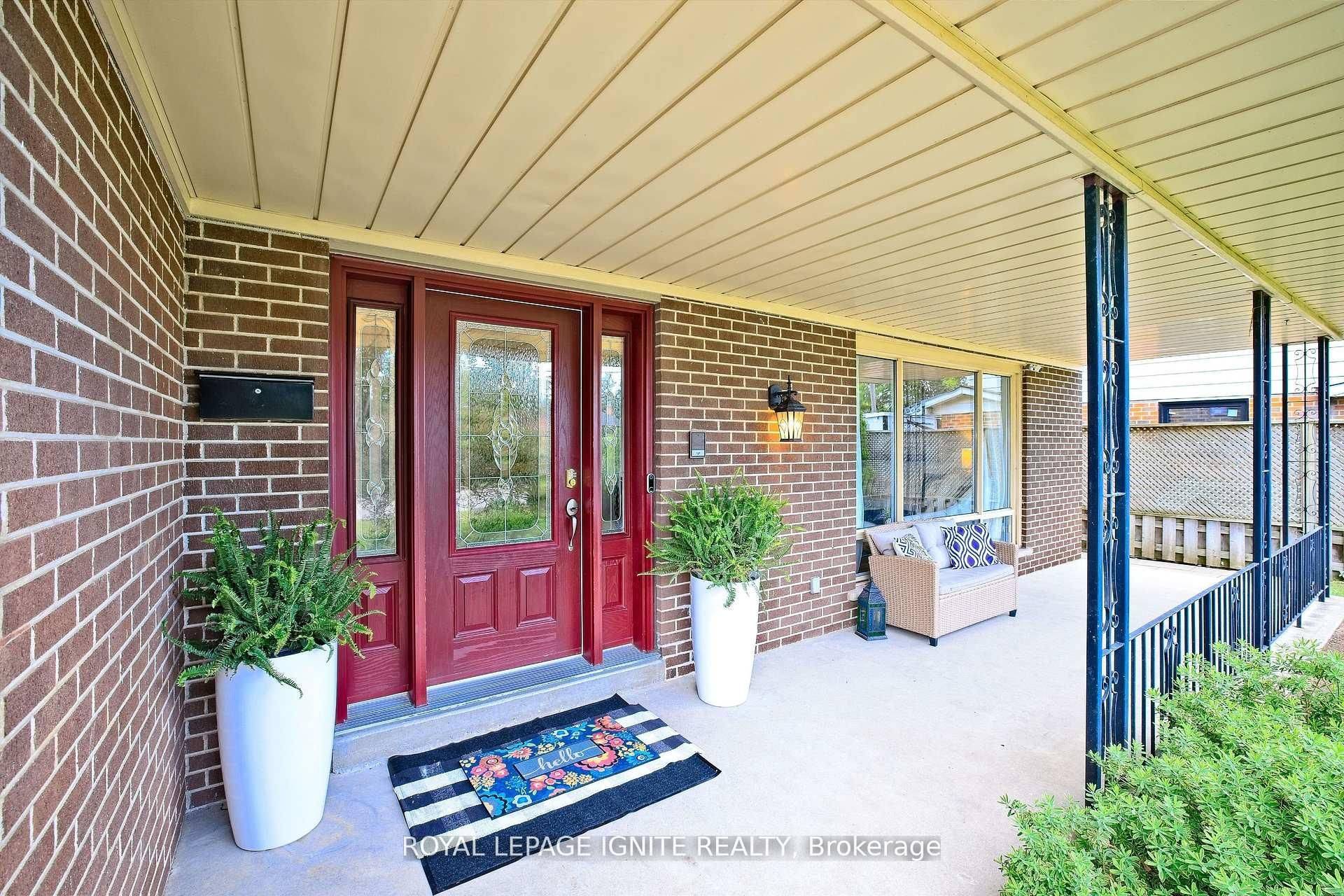 Mississauga, ON L5A 1E1,2092 Sava CRES
