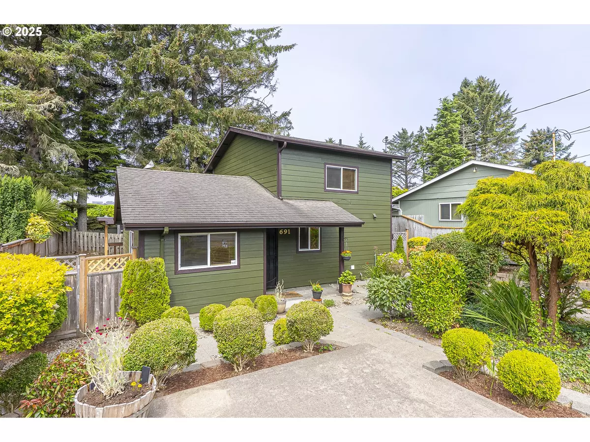 Lincoln City, OR 97367,691 SE JETTY AVE