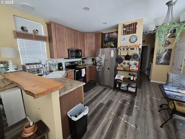 Eugene, OR 97401,1200 SHERATON DR #4