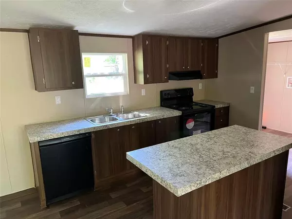 Granbury, TX 76048,904 Pawnee Trail