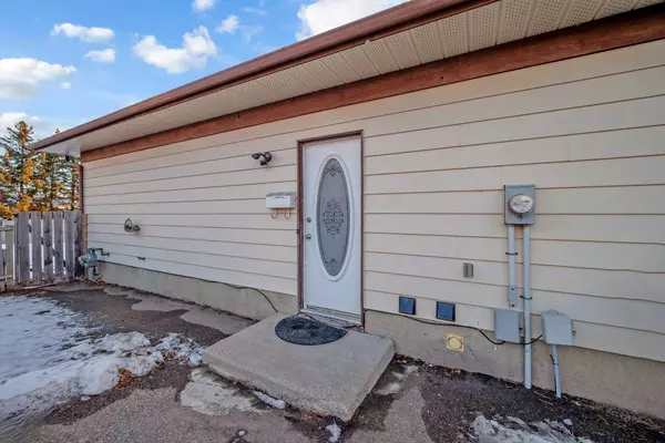 Calgary, AB T2A6Y1,79 abalone WAY Northeast