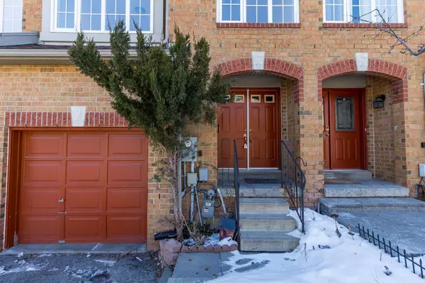 6 Sinclair CT, Brampton, ON L6X 4P5