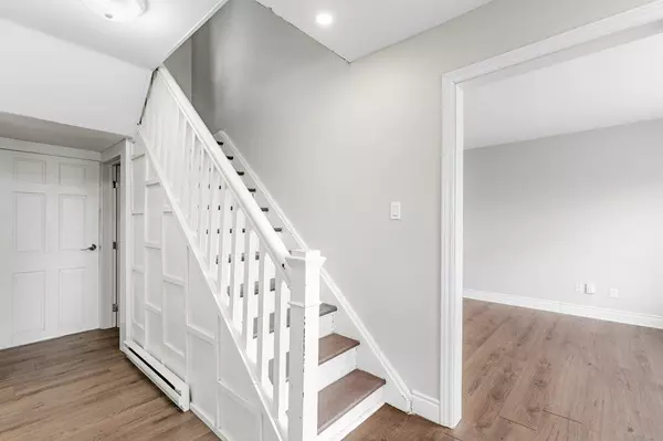 Elizabethtown-kitley, ON K0E 1M0,18 Main ST W