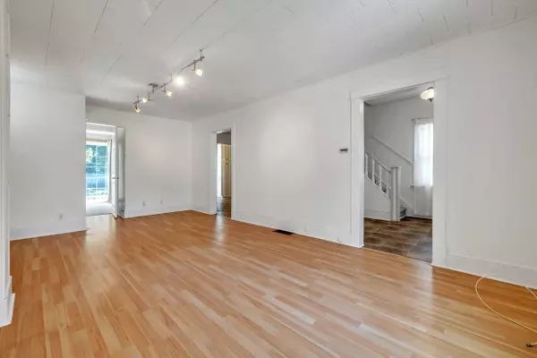 Norfolk, ON N3Y 1E2,12 James ST