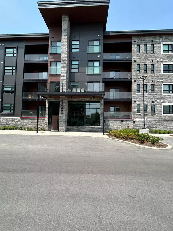 Pelham, ON L0S 1E1,120 Summersides BLVD #108
