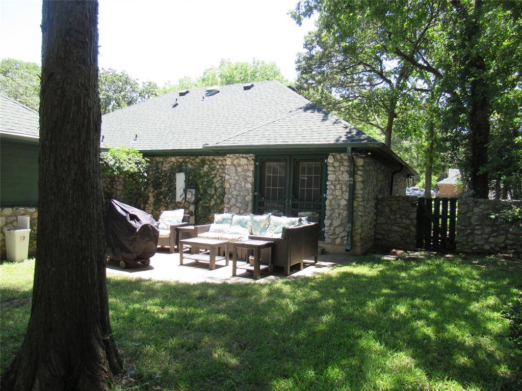 Azle, TX 76020,707 High Crest Drive