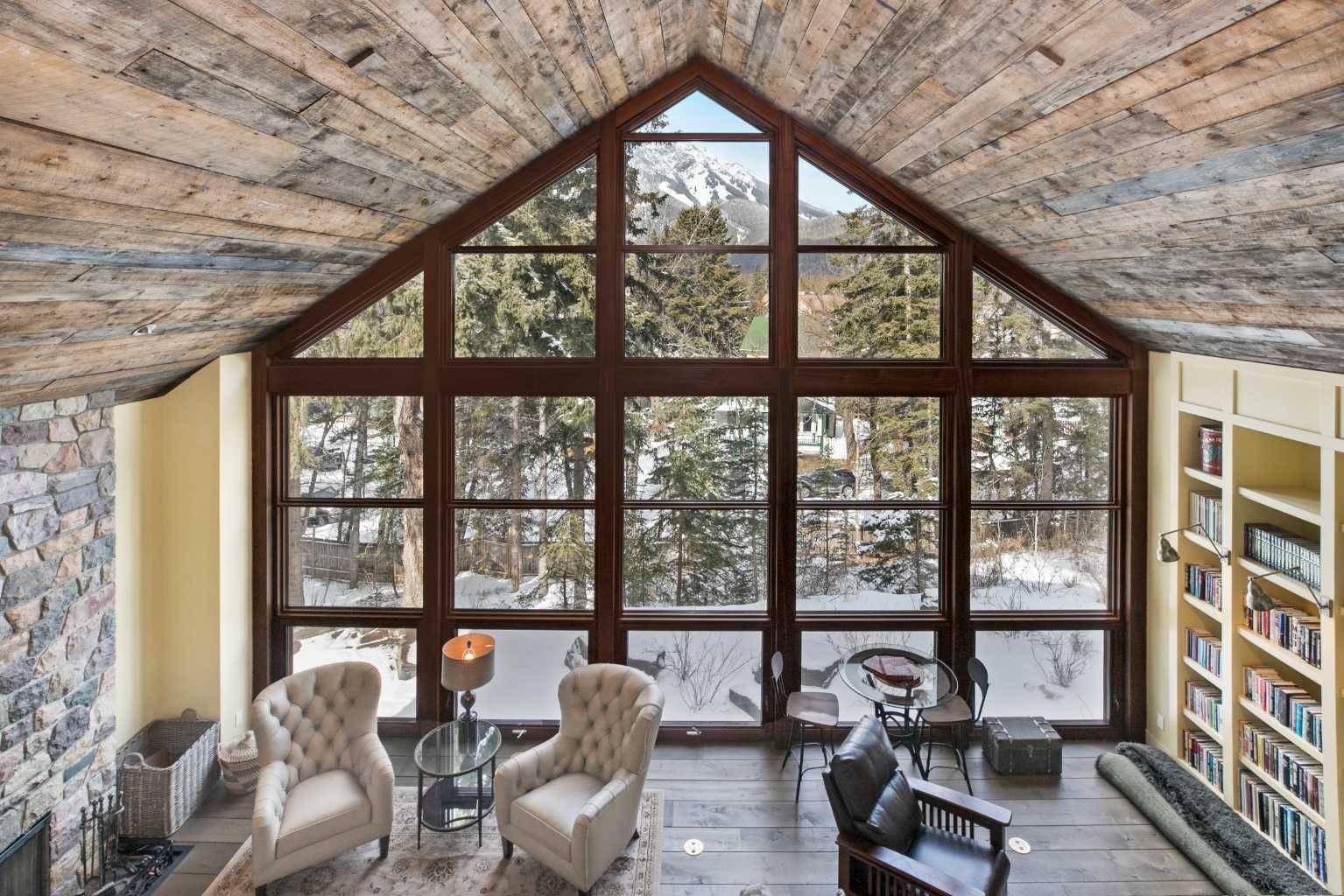 419 Muskrat ST, Banff, AB T1L 1A9