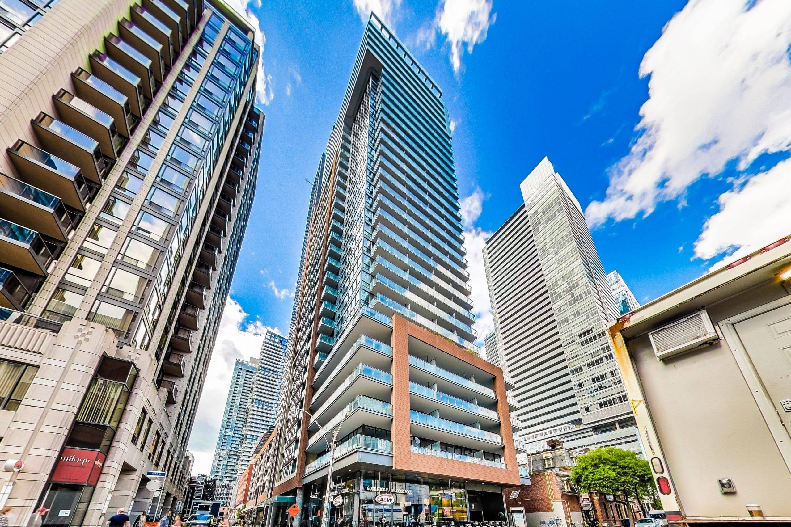 8 Mercer ST #1608, Toronto C01, ON M5V 0C4