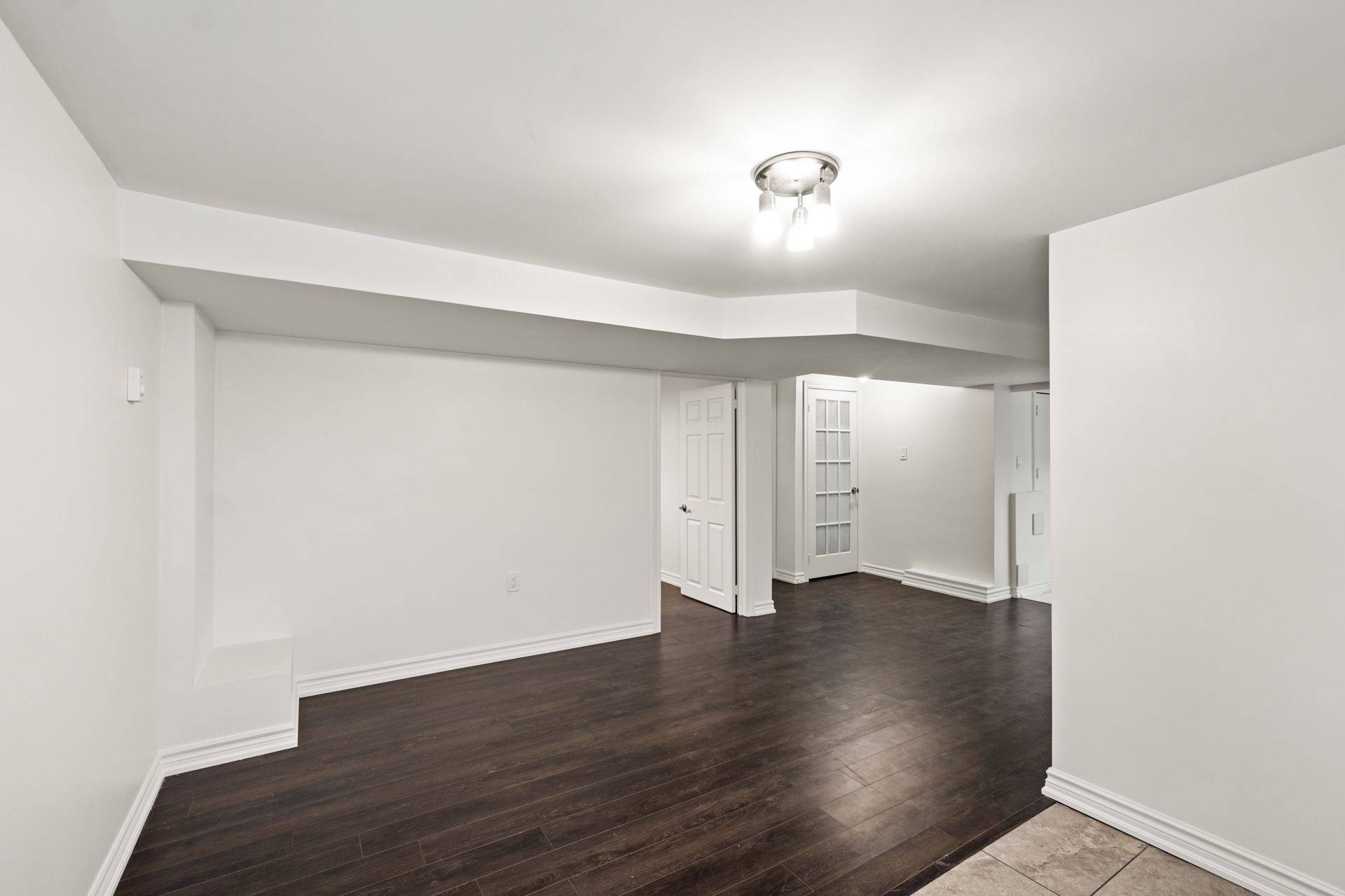 Newmarket, ON L3Y 5J1,301 Banksia CT #Lower