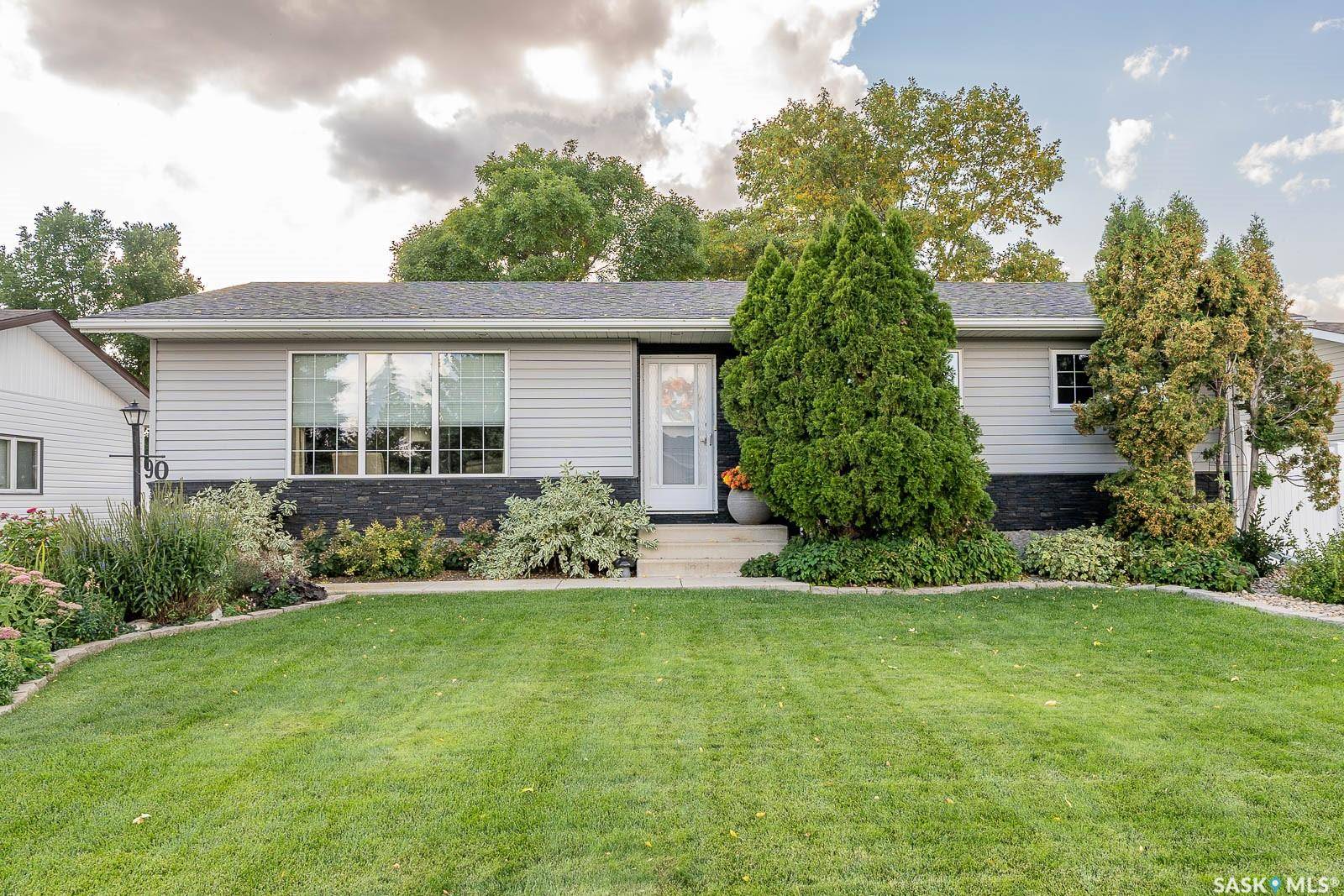 90 Wood Lily DRIVE, Moose Jaw, SK S6J 1E2