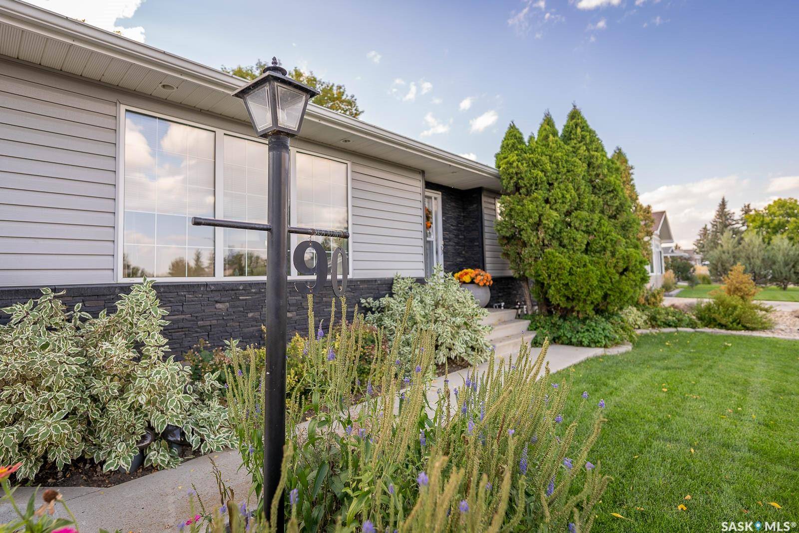 Moose Jaw, SK S6J 1E2,90 Wood Lily DRIVE