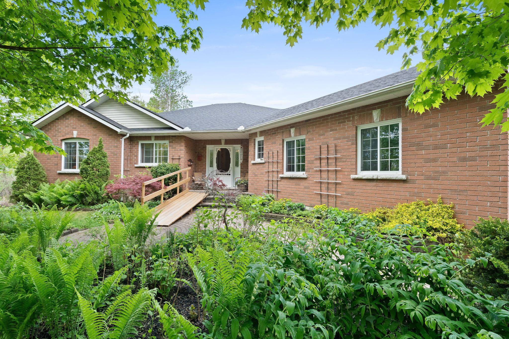 Brighton, ON K0K 1H0,252 Bullis RD