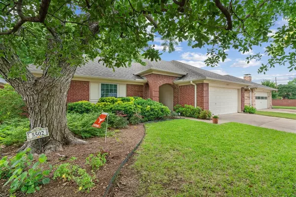 Arlington, TX 76017,5502 Misty Crest Drive