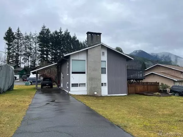 439 Cedar Cres, Gold River, BC V0P 1G0